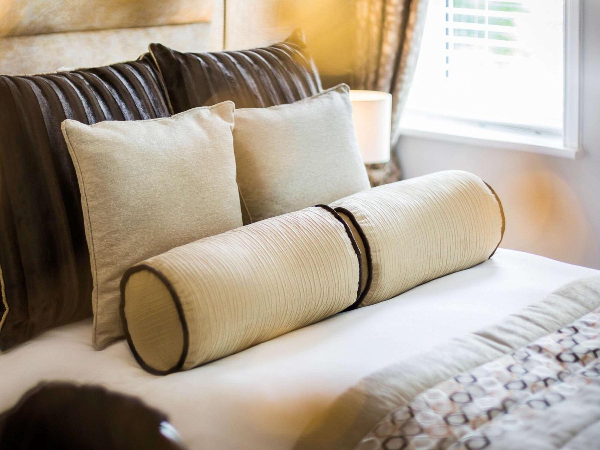 Worldhotels Distinctive Woughton House Hotel Мілтон-Кінз Екстер'єр фото