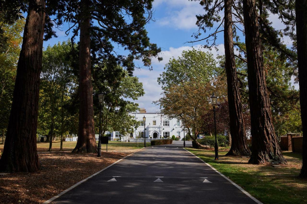 Worldhotels Distinctive Woughton House Hotel Мілтон-Кінз Екстер'єр фото